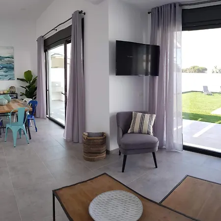 Angela - Solo Familias Villa Conil De La Frontera